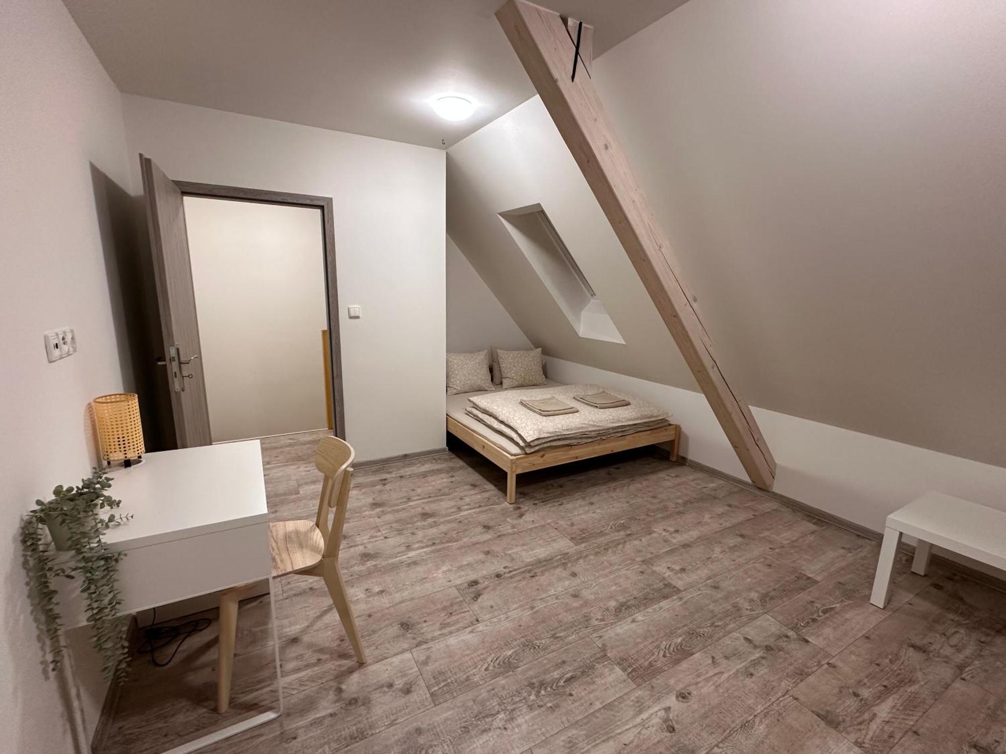 Apartmany Monastery Suites Zirec Dvur Kralove nad Labem Exterior photo